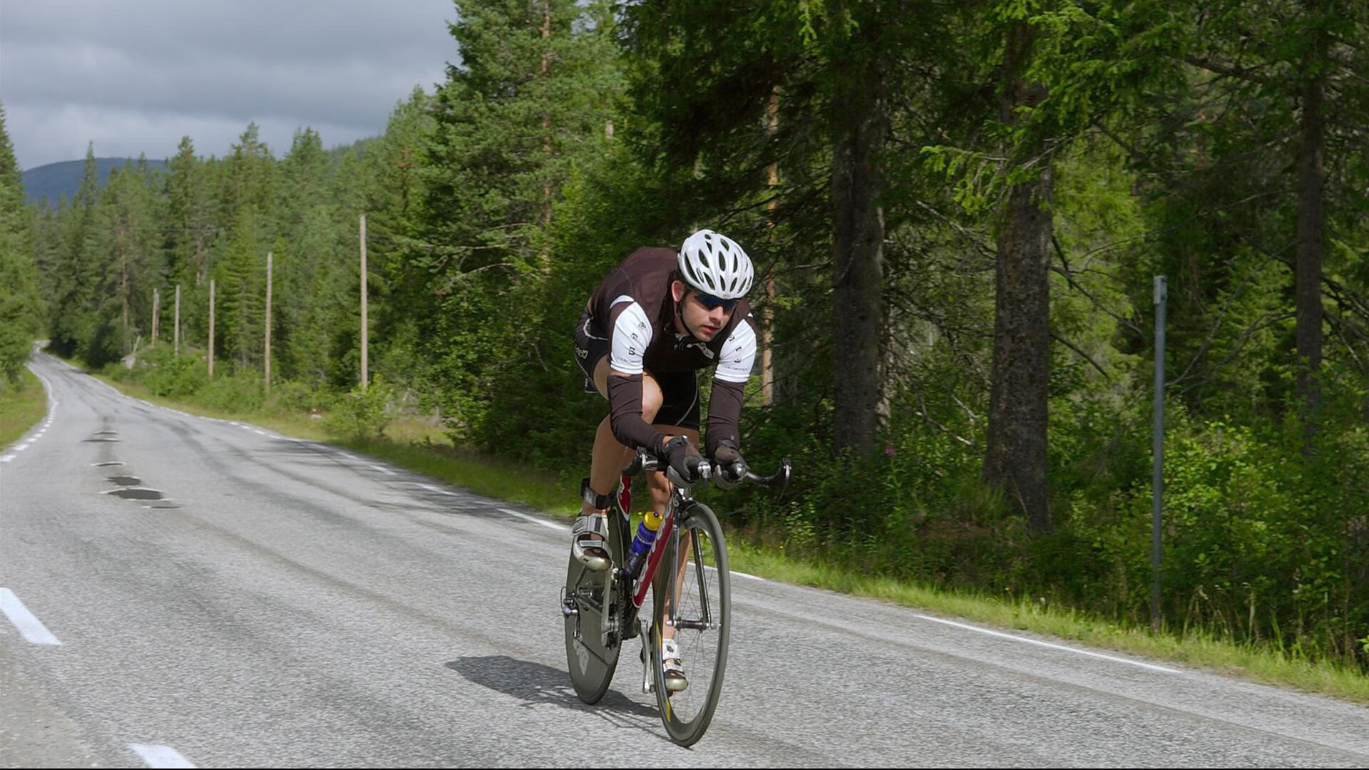 《2025年电竞市场迎来多元化发展,品牌广告持续扩展》,2021电竞市场的发展状况